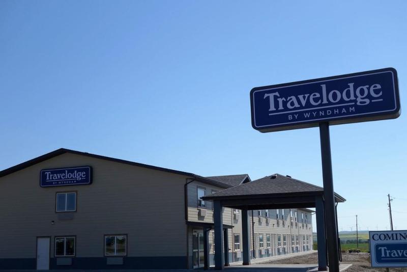 Travelodge By Wyndham Pincher Creek Kültér fotó