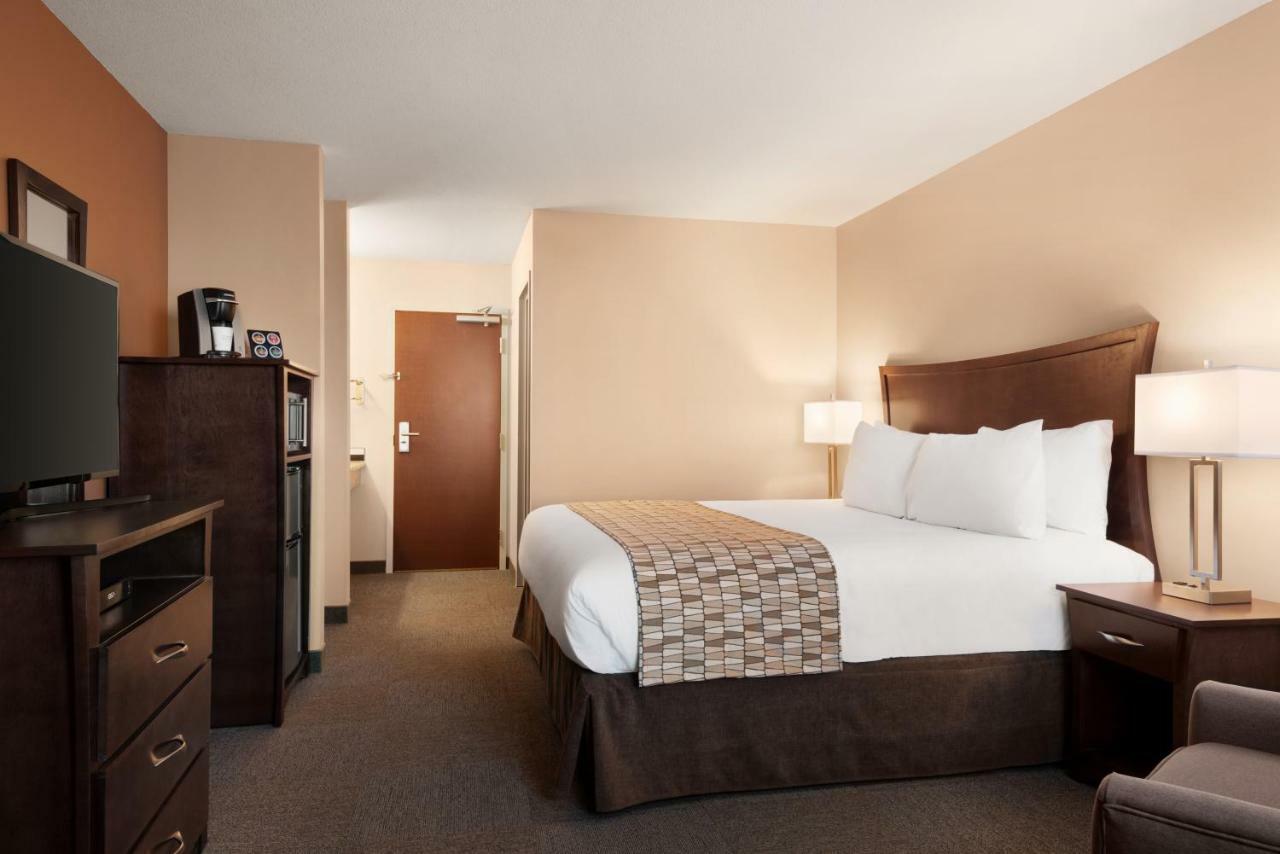 Travelodge By Wyndham Pincher Creek Kültér fotó